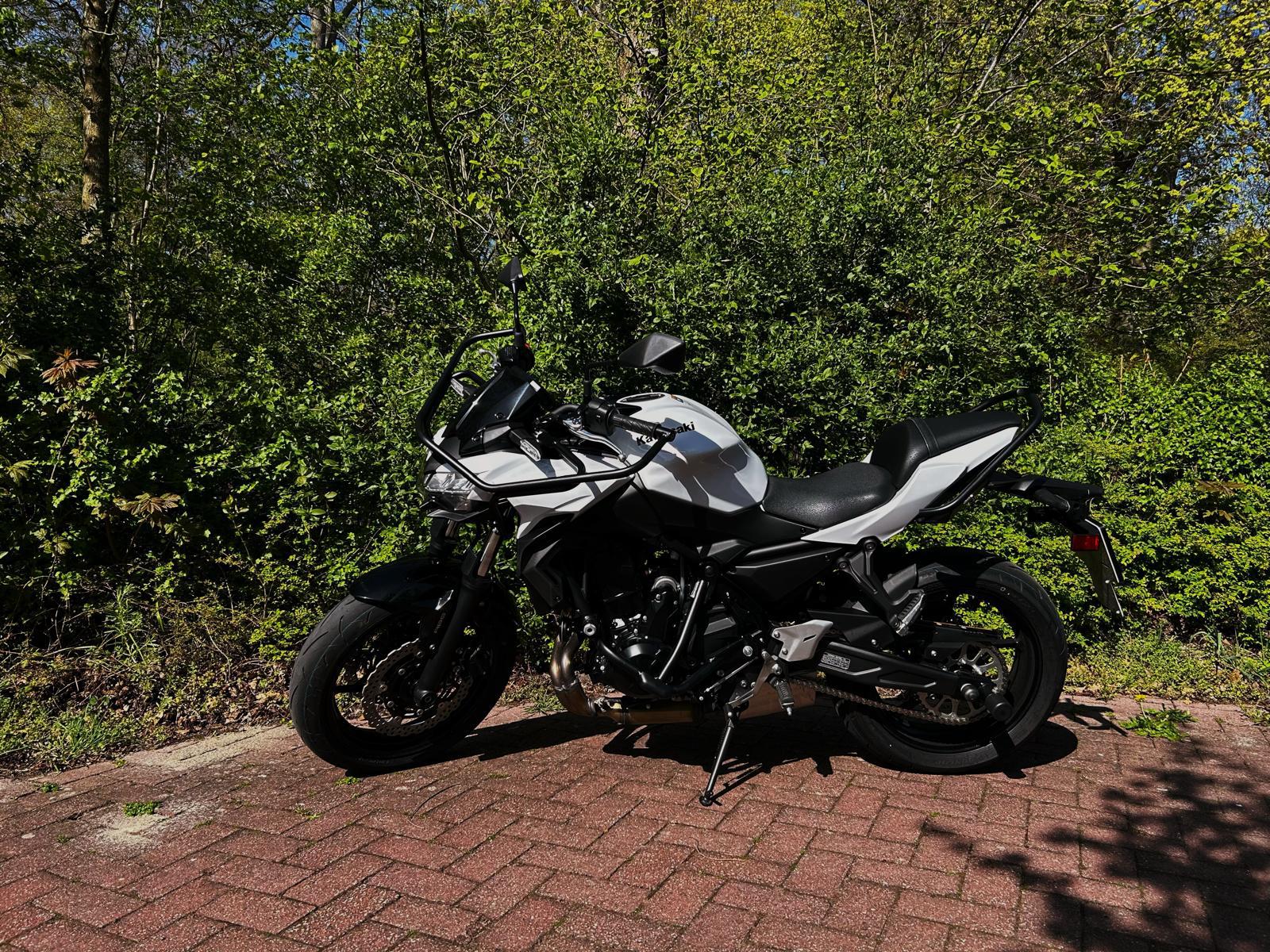 Motorrijlessen Rijschool Daalmeer — Kawasaki zijaanzicht